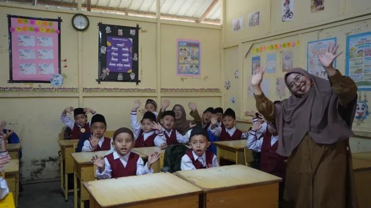 Cinta, Harapan dan Pengorbanan! Tertata Indah Bermula Bersekolah