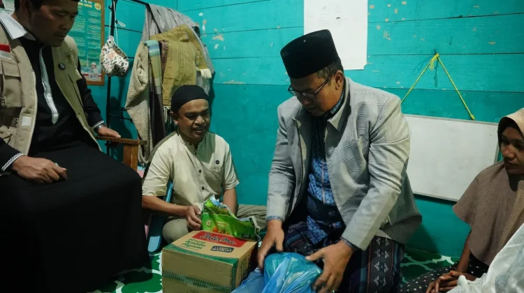 Program Ahad Berkah Kembali Santuni 20 Fakir Miskin di Takengon Timur