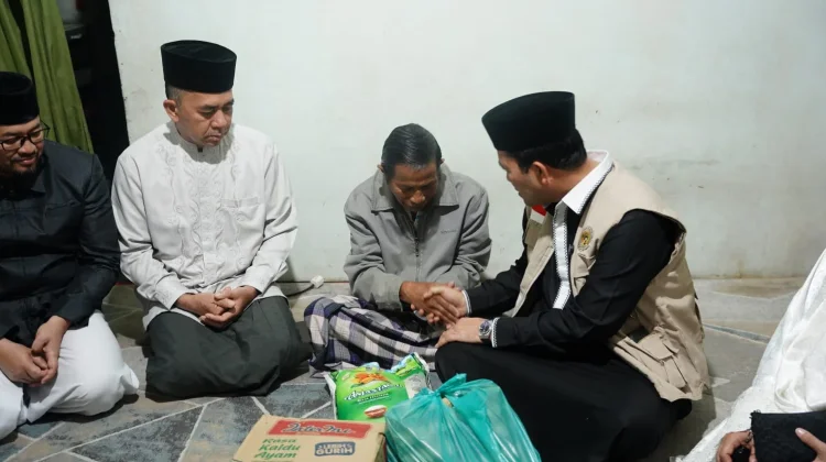 Program Ahad Berkah Kembali Santuni 20 Fakir Miskin di Takengon Timur