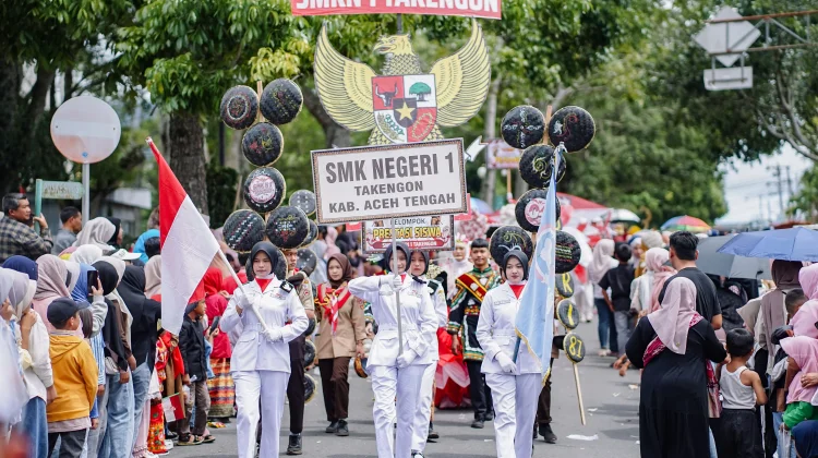 Pawai Budaya Semarakkan HUT Ke-81 RI di Takengon