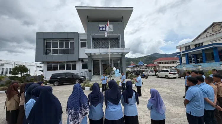 Pelepasan Balon ke Udara Tanda Rangkaian Hari Radio RRI Takengon