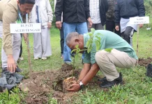 Penanaman Pohon dan Aksi Bersih DAS Peusangan Meriah RRI Fest di Takengon