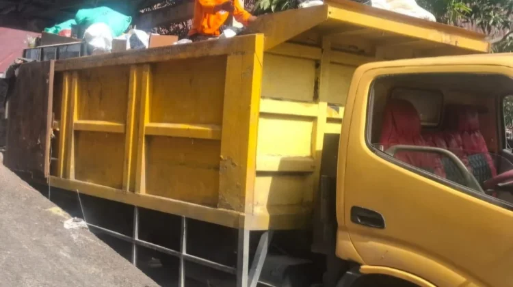 Tertib Waktu Buang Sampah