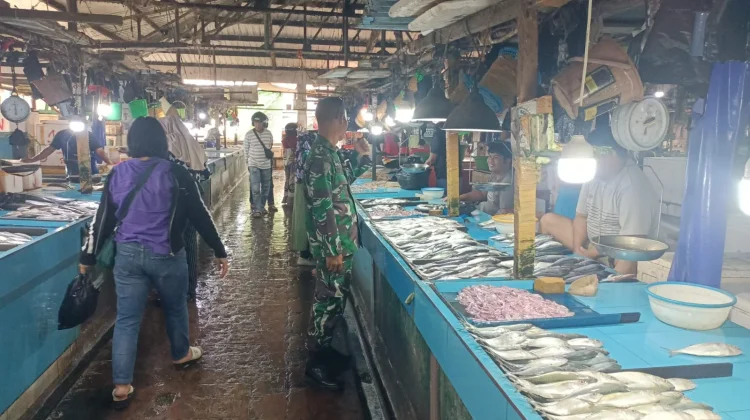 Perkembangan Harga Bahan Pokok di Pasar Ghuser