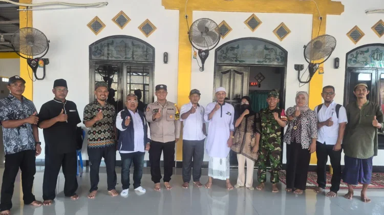 Ratusan Warga Ikuti Pemilihan Ketua RT di Pantai Amal
