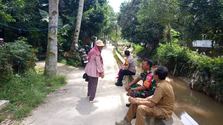 Pemotongan Pohon Mangga Kelurahan Karang Anyar Pantai