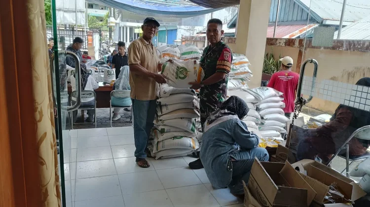 Penyaluran Penerima Bantuan Pangan(PBP) dari Pemerintah Pusat di Selumit Pesisir