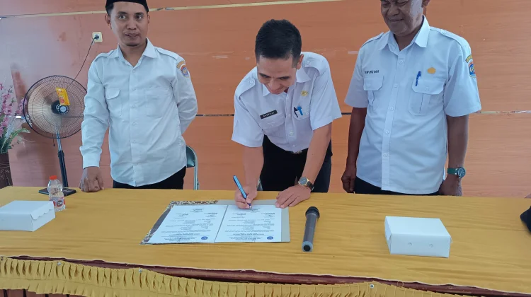 Serah Terima Jabatan Lurah Selumit Pantai
