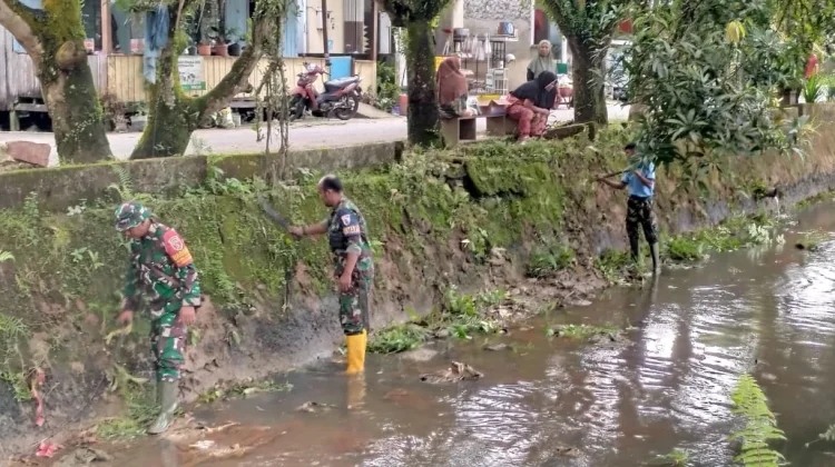 Safari Gotong Royong Sasar Pembersihan Saluran Air Sungai