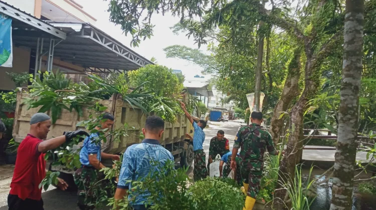 Safari Gotong Royong Sasar Pembersihan Saluran Air Sungai