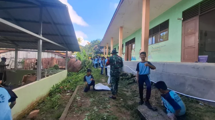 Kelurahan Selumit Lakukan Jumat Bersih