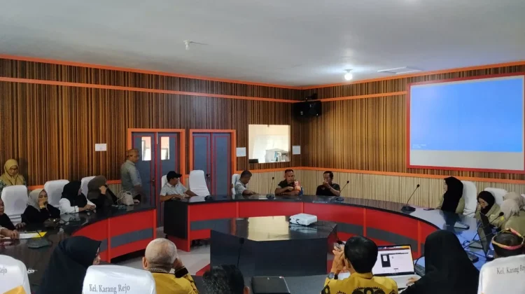 Komsos Pembinaan Ketua RT Kelurahan Karang Rejo