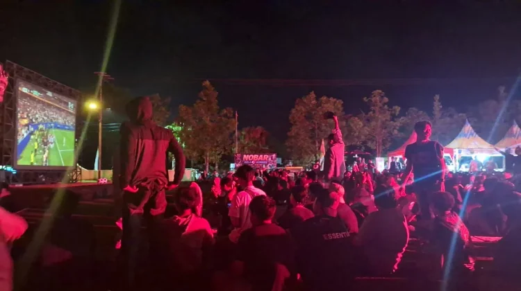 Potret Kemeriahan Nobar Piala Dunia 2026 di Halaman Parkir Rujab Wali Kota Tarakan