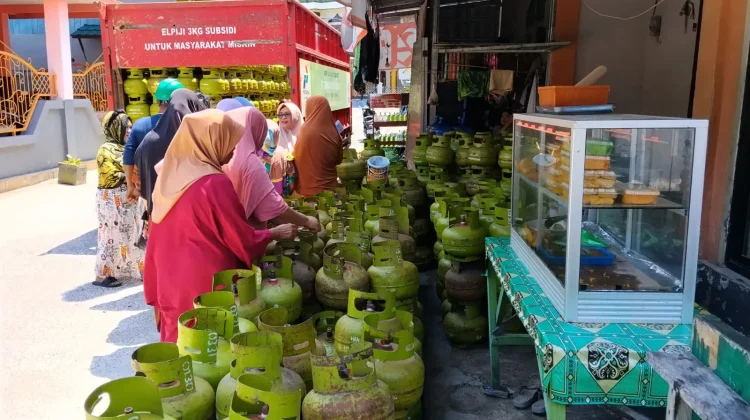 Pendampingan Pendistribusian tabung Gas LPG 3 kg