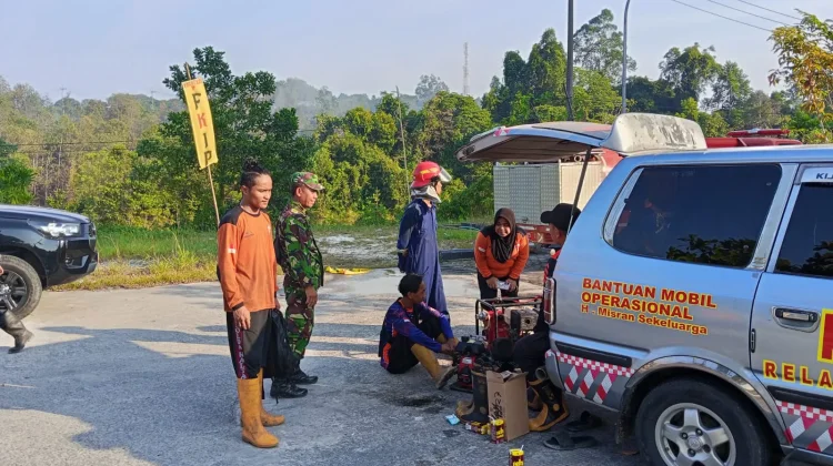 Kebakaran lahan kosong di wilayah Kel. Pantai Amal