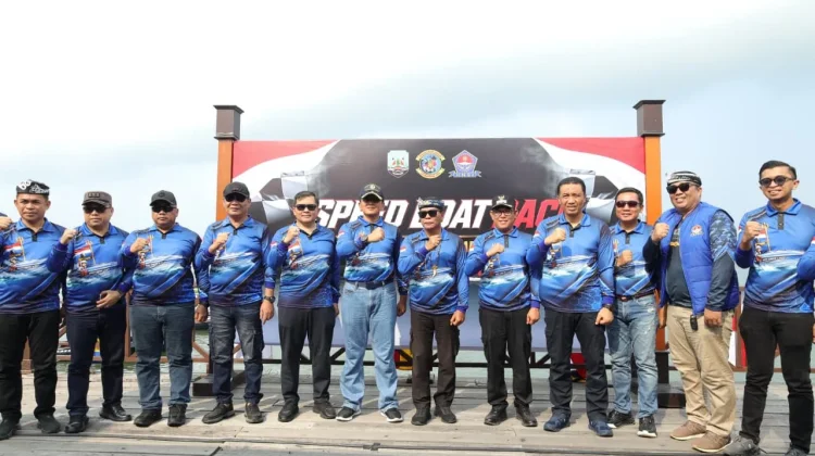 Pembukaan Turnamen Speedboat Race oleh Kodaeral XIII Ke-1 Tahun