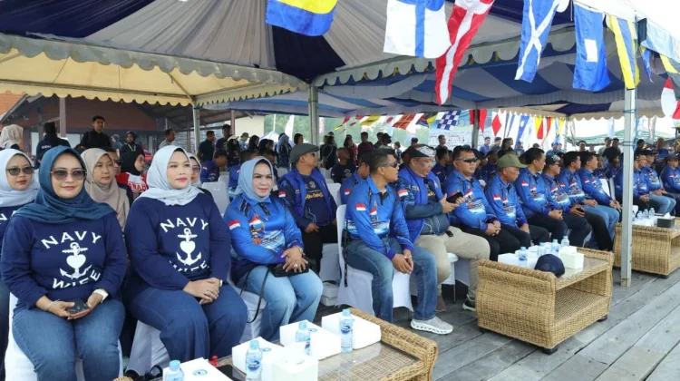 Pembukaan Turnamen Speedboat Race oleh Kodaeral XIII Ke-1 Tahun