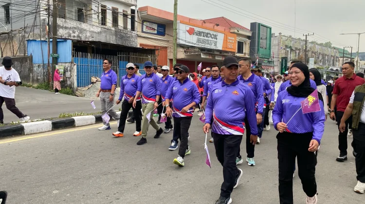 Ribuan Peserta Ikuti Jalan Sehat Beregu Kolaborasi 2026 di Tarakan