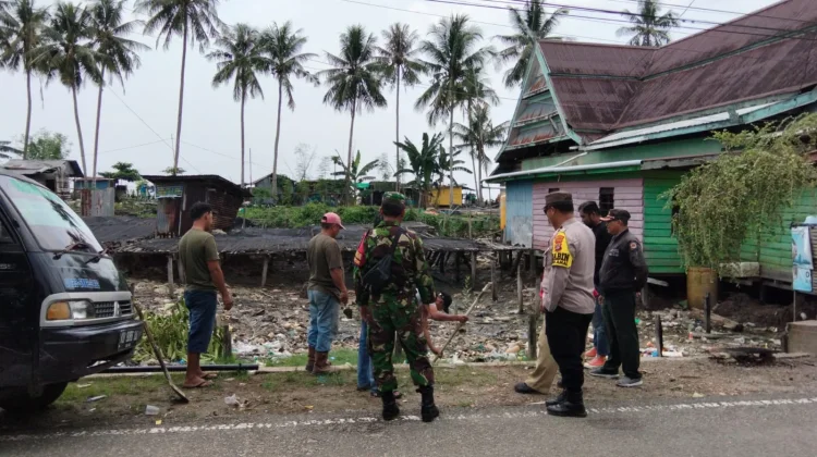 Komunikasi sosialisasi dan monitoring wilayah Pantai Amal