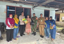 Pemberian Bantuan Sembako Bagi Warga Kurang Mampu