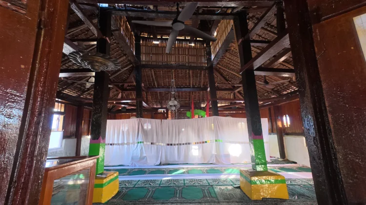 Masjid Tua Wapaue, Jejak Religi "Ambon Manise"