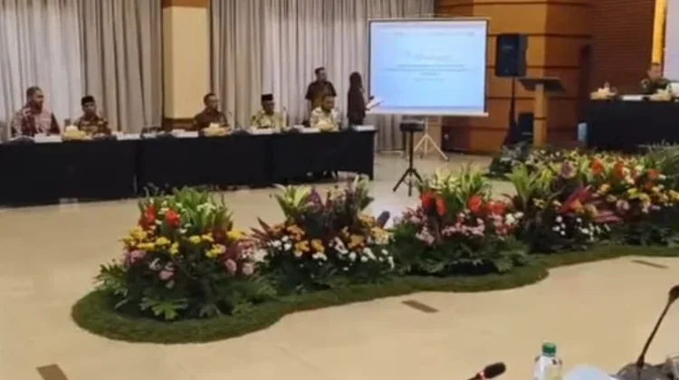 Komitmen Daerah, Bupati Maluku Tenggara Hadiri RUPS Bank Maluku Malut