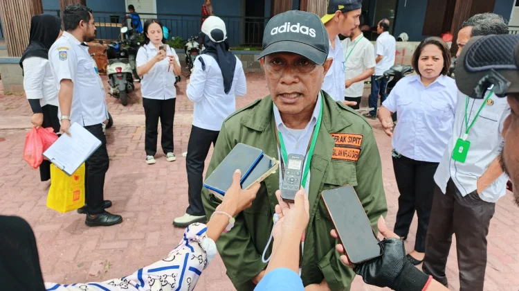 Lakukan Sidak Wawali Keliling Pasar Maren Kota Tual