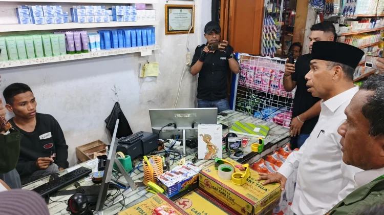 Lakukan Sidak Wawali Keliling Pasar Maren Kota Tual
