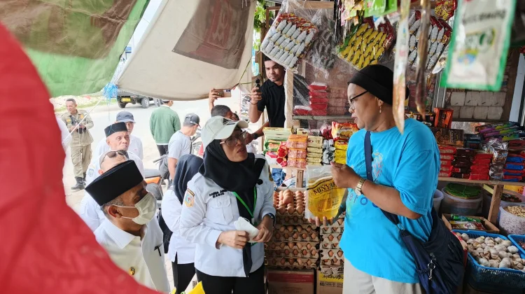 Lakukan Sidak Wawali Keliling Pasar Maren Kota Tual