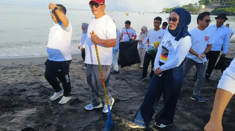 Bupati Maluku Tenggara Ikut Gerakan Bersih Pantai Bersama Wamendagri di Lombok