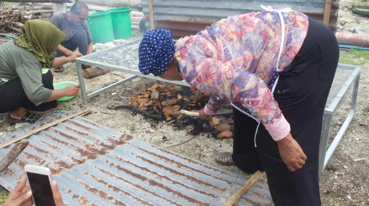 Desa Selayar Kembangkan Ikan Teri Dengan Bantuan Rumah BUMN Tual