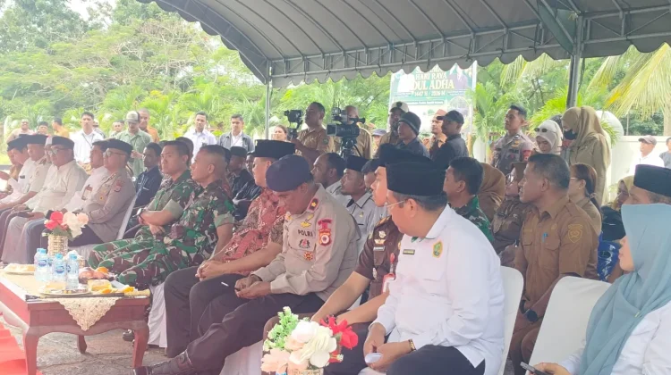 Pemkab Maluku Tenggara Serahkan 31 Sapi Kurban untuk Masyarakat