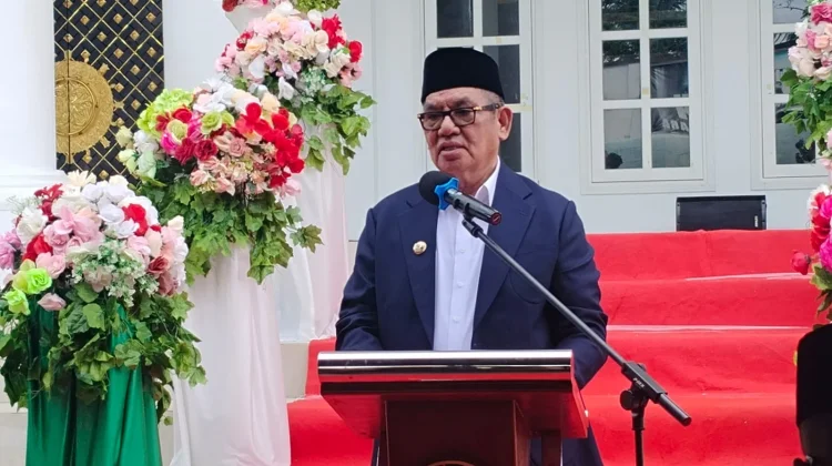 Pemkab Maluku Tenggara Serahkan 31 Sapi Kurban untuk Masyarakat