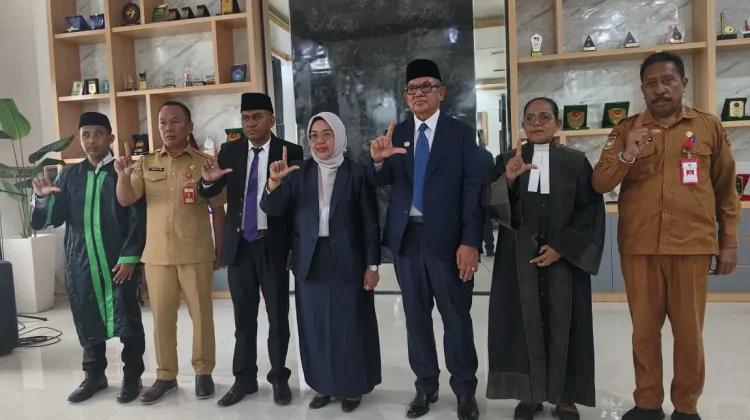 Bupati Malra Lantik Dua Pejabat Inspektorat, Tekankan Penguatan Pengawasan