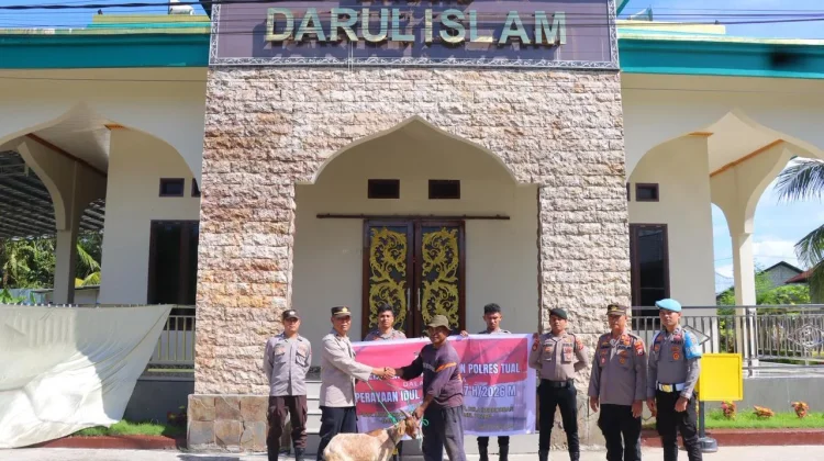 Polres Tual Salurkan Hewan Kurban ke Empat Masjid jelang Idul Adha 1447 H
