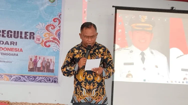Bupati Maluku Tenggara Serahkan Bantuan Sosial bagi Kelompok Rentan