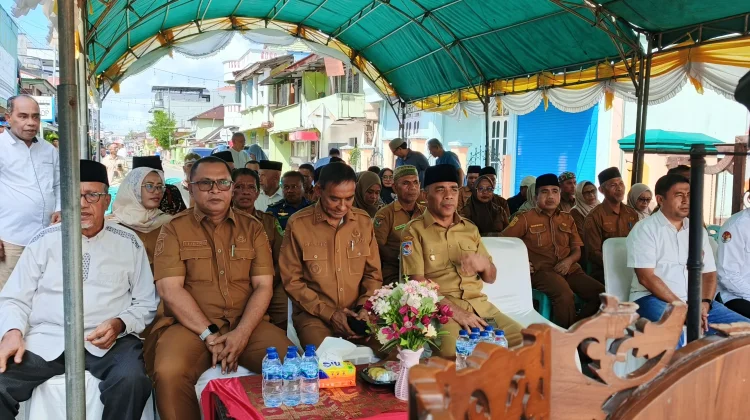Walikota Serahkan Bantuan Hewan Kurban di Masjid Al Hurriyah 45 Kota