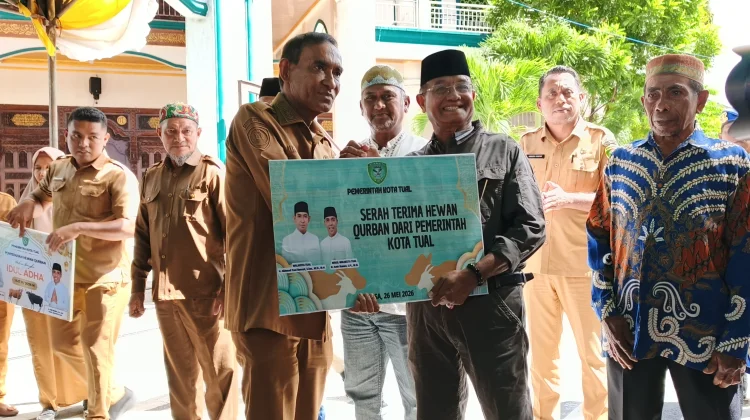 Walikota Serahkan Bantuan Hewan Kurban di Masjid Al Hurriyah 45 Kota