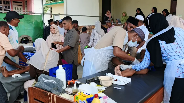 DKM Darul Islam Tanah Putih Bekerjasma dengan Dinkes Tual Lakukan Khitan Massal