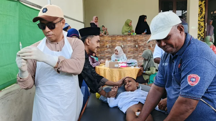 DKM Darul Islam Tanah Putih Bekerjasma dengan Dinkes Tual Lakukan Khitan Massal