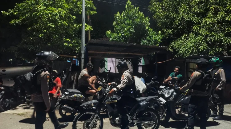 Polres Tual Rutin Patroli dan Sambang Masyarakat