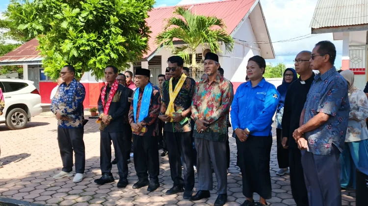 Resmikan Gedung Sekolah SMP N 13 Kota Tual hingga Tanam Pohon di Lahan Sekolah