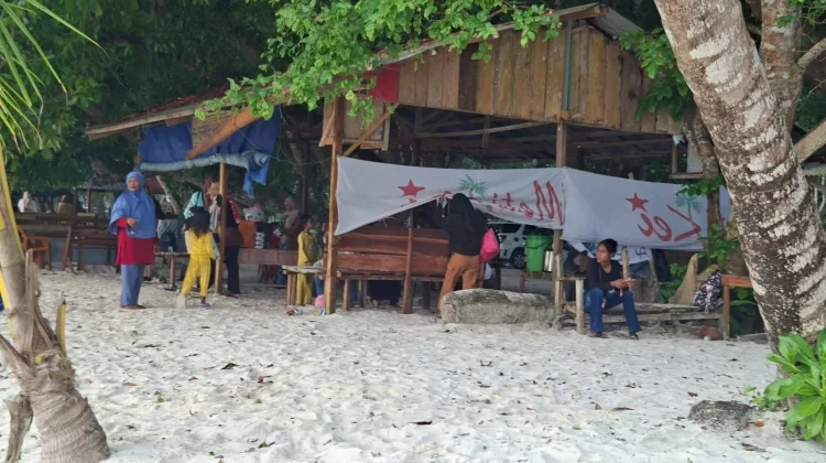 Pasca Perayaan Iduladha, Wisatawan Serbu Pantai Pasir Panjang