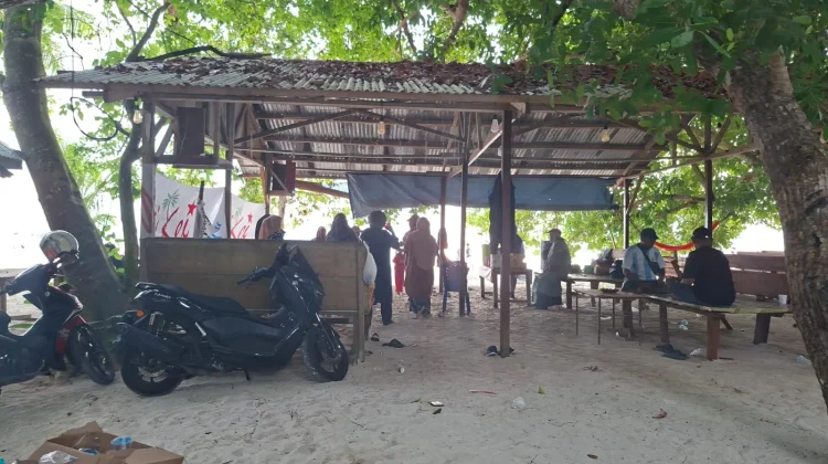 Pasca Perayaan Iduladha, Wisatawan Serbu Pantai Pasir Panjang