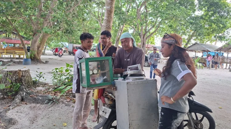 Pasca Perayaan Iduladha, Wisatawan Serbu Pantai Pasir Panjang