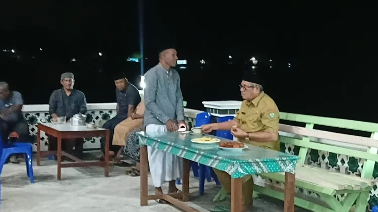 Bupati Malra Serahkan Bantuan untuk Pelantikan BKM Masjid Ohoi Dian Pulau