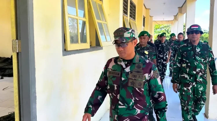Dandim 1503/Tual Tinjau Marselin Area dan Pembersihan Lahan Yon TP
