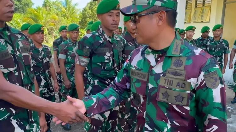 Dandim 1503/Tual Tinjau Marselin Area dan Pembersihan Lahan Yon TP