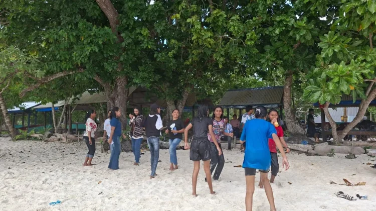 Siswa SD Kristen 1 Tual rayakan 100% kelulusan