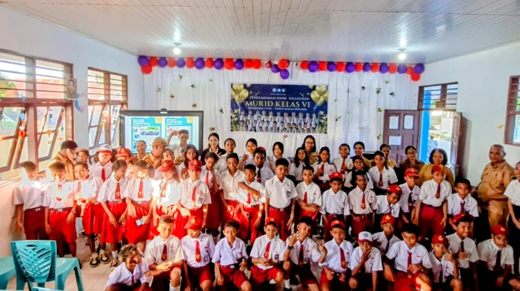 Siswa SD Kristen 1 Tual rayakan 100% kelulusan